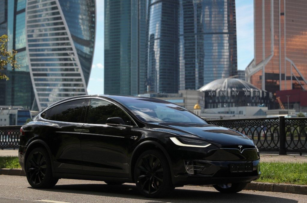 Tesla sees future in Russia