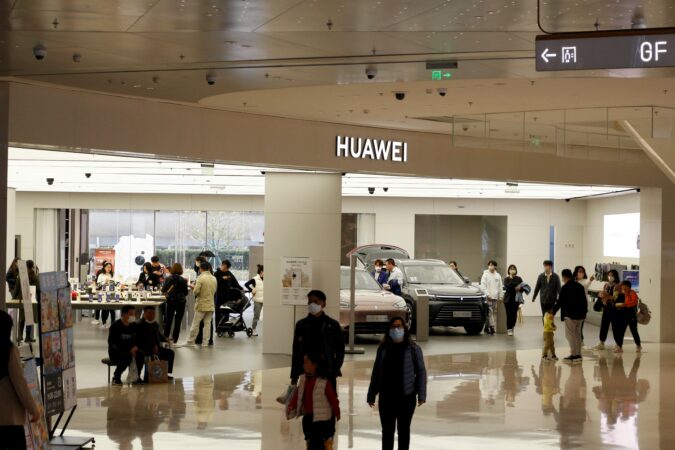Huawei rely on Foreign Components in Top AI Chips